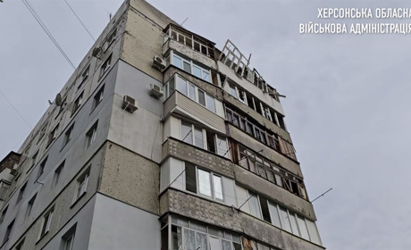 На Херсонщині армія рф поцілила у житлові будинки, освітній заклад та магазин
