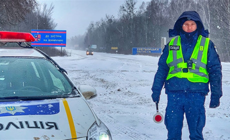 У Вінницькій області через негоду обмежили рух транспортних засобів в усіх напрямках 