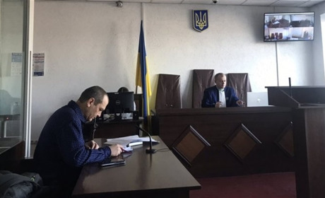 У Звягелі суд арештував водія автобуса за спробу підкупу поліцейських та псевдозамінування відділку
