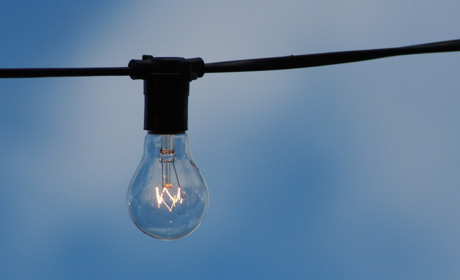 У Сватовому та районі через ремонтні роботи знову не буде світла: дізнайтеся де і коли