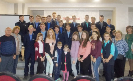Визволителів України у бібліотеці вшанувала учнівська молодь