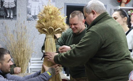 «Оберіг.300»: військові із Сарн створили спільний різдвяний дідух