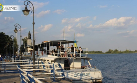 У Херсоні створили «гарячу лінію» річкових перевезень — тримайте номер та актуальний розклад катерів