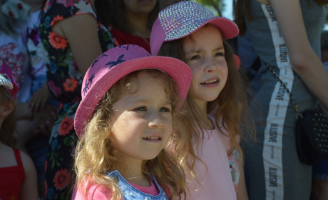 У Сватовому у День захисту дітей пройшов квест «У пошуках літа»: як це було