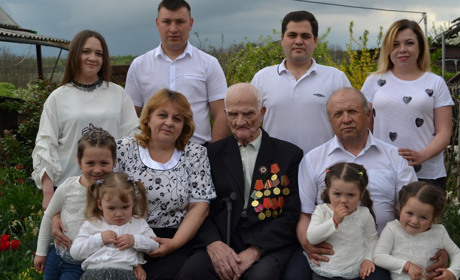 9 травня учасник війни Василь Веселюк зустрічає у 103-літньому віці: відео