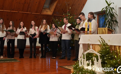 Коляда, що єднає і підтримує: у Городку відбувся різдвяний концерт хору «Покрова» із Вінниці