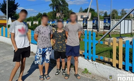 Пошкодження паркану біля алеї Слави у Звягельському районі: поліція встановила винуватців