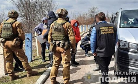 Гучне затримання наркоугруповання в Южноукраїнську (відео)