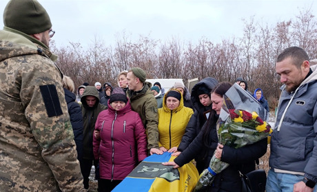 Жителі села Борівське попрощалися з загиблим Героєм Миколою Булавіним