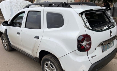 Службовий автомобіль поліції потрапив під удар ворожого дрона