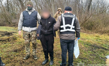 Незаконно збував наркотичні засоби: у Білопіллі поліцейські повідомили чоловіку про підозру