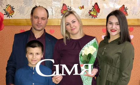 Як студентка Ліля Грищенко з Корюківки влаштувала ювілейне весілля для своїх батьків