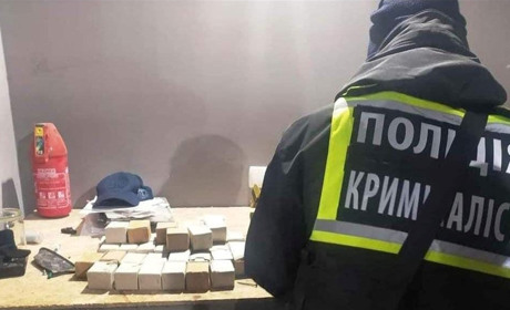 Майже 800 набоїв виявили у жителя села Леляки: чоловік відмовився пояснювати звідки вони