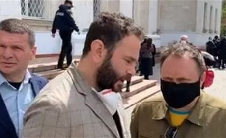 «К нам приехал ревизор»