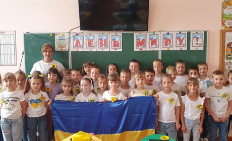 Учнівська молодь громад нашого краю 21 вересня відзначила День миру: ФОТО