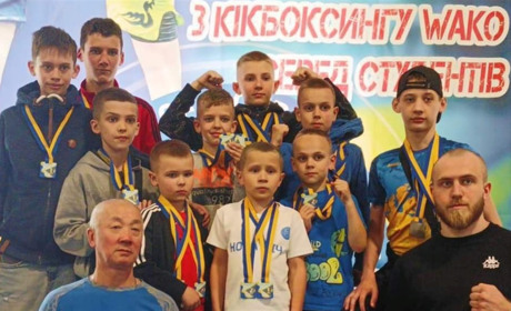 Юні кікбоксери з Торецька здобули численні перемоги на чемпіонаті України