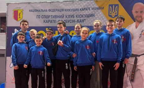 Первомайські каратисти здобули дев’ять нагород на всеукраїнському турнірі пам’яті військового тренер