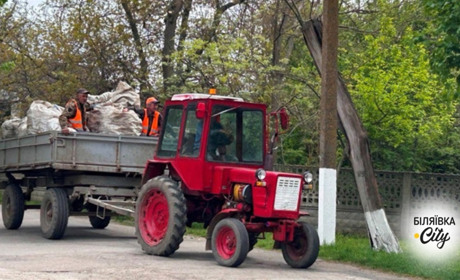 Мешканців просять пройти опитування, щоб вдосконалити послугу вивозу сміття у Біляївській громаді