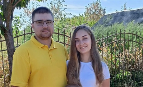 Як родина з Воронежа виграла грант і започаткувала сімейний бізнес по виготовленню меблів (відео)