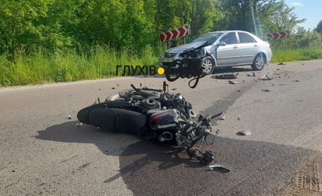 У Шосткинському районі в ДТП розбився мотоцикліст