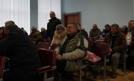 Барський ринок з автовокзалу заберуть під площу Пам'яті, але не надовго. На сесії счинився скандал