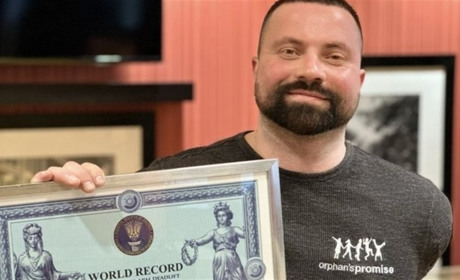 Втратив руку, але не здався. Як спортсмен з Бердянська встановлює світові рекорди