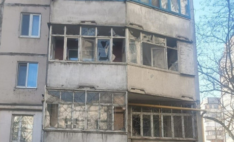 На Херсонщині російські терористи завдали ударів по житловим кварталам, є постраждалі