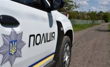 У селі на Переяславщині помер 60-річний безхатько, а на трасі в сторону Черкас у кювет злетіла фура