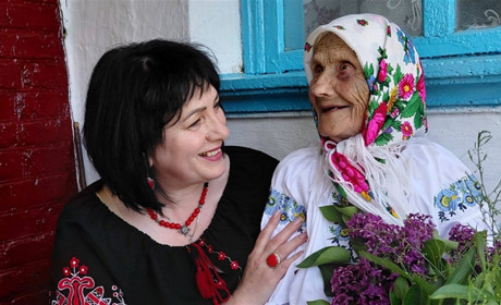 У Барській громаді 100-річний ювілей відзначила жителька Мальчовець Олена Грабовляк