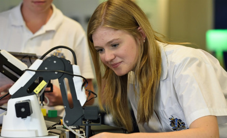 Сватівські випускники 2019 можуть безкоштовно вивчитися на лікаря. Що для цього потрібно