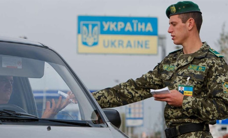 Мінкульт посилить умови виїзду за кордон для чоловіків через заяви українського коміка: 4 березня