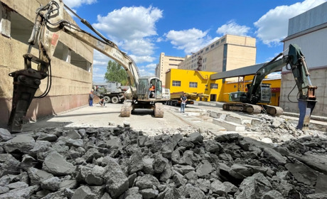 Демонтаж заводів: особливості та підходи