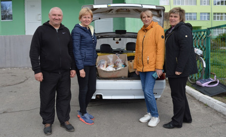 «Ми не волонтери, ми – команда Мами!» У сьомій школі щодня збирають допомогу для ЗСУ