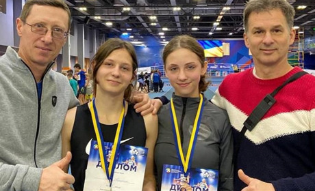 НОВІ ПЕРЕМОГИ НІЖИНСЬКИХ ЛЕГКОАТЛЕТІВ