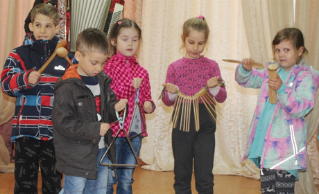 Центр дозвілля для діток-переселенців у Городку. Як малеча там проводить час