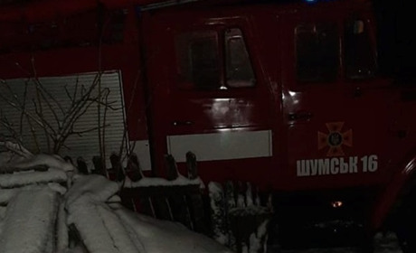 На Кременеччині горіла господарська будівля