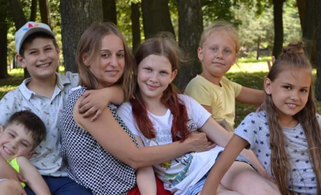 Мамо, обійми! Як налагодити стосунки з дітьми: радить психолог Світлана Підлипська 