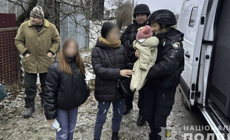 «Білі Янголи» евакуювали з Ворожби маму та її п'ятимісячну дитину