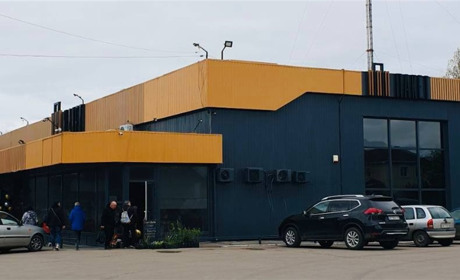 У Бердянську замість віджатого супермаркета Сільпо окупанти відкрили Пакет