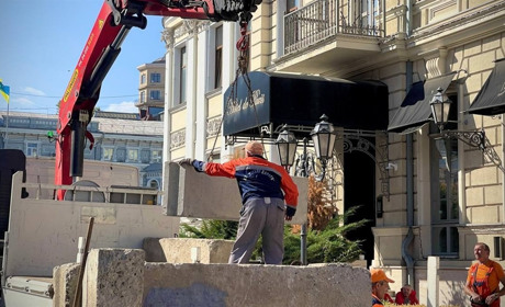 Приморський бульвар в Одесі відкриють для перехожих. Там демонтують загородження