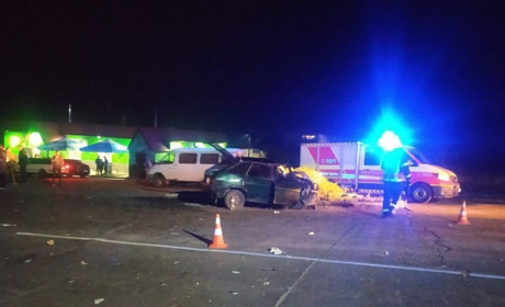 Аварія в Миколаївці: ВАЗ зіткнувся з вантажівкою. Троє дітей у лікарні