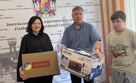 Звягельська громада отримала нову оргтехніку для розвитку учнівської проєктної діяльності