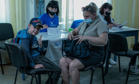 Допомога без кордонів: як Угорська Екуменічна Служба Допомоги підтримує херсонські родини