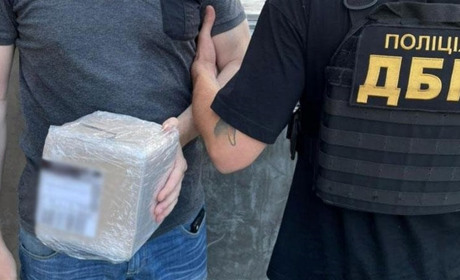 41-річний чернігівець замовляв наркотики по інтернету та робив "закладки" по місту