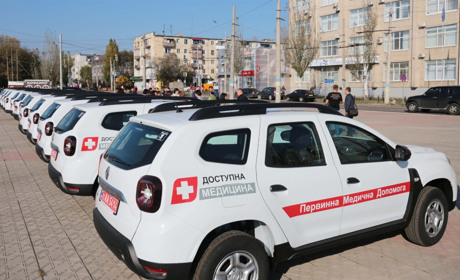 Сватівщина отримала новий службовий автомобіль для медиків: Він поїде у Мілуватську амбулаторію 