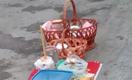 Паски будемо святити по одному