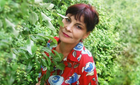 Олександру Стрілу діти називають Великою Ведмедицею, колись писала ікони та досі говорить віршами
