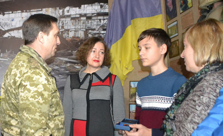 Нагороду батька-героя вручили сину