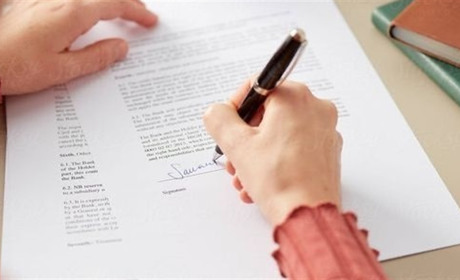 Центр допомоги херсонцям “Вільні разом” повідомляє про приймання документів на грошову допомогу