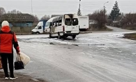 У Мені зранку загорівся рейсовий автобус: пасажирів вчасно евакуювали